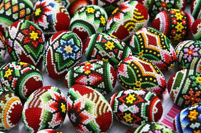 Пасхальные яйца из бисера с фото