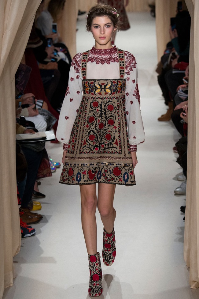 Вышиванка Haute Couture: показ весенней коллекции Valentino