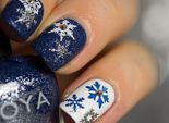Маникюр на Новый год со снежинками