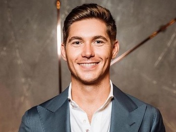 Дівчина Остапчука похвалилася переїздом до нової квартири