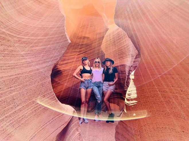 Майлі Сайрус на відпочинку в Амангірі