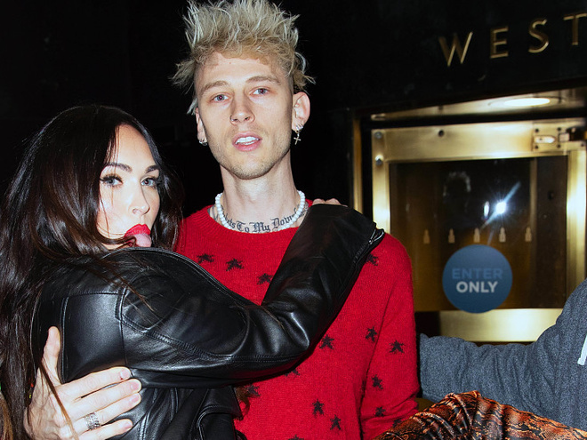 Криза не пройшла: Меган Фокс з'явилася на вечірці "Оскара" без нареченого і обручки, "що не знімається"