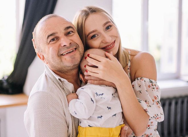 Катерина Репяхова та Віктор Павлік з сином