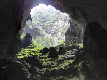 Найбільша печера в світі: таємний світ Шондонг