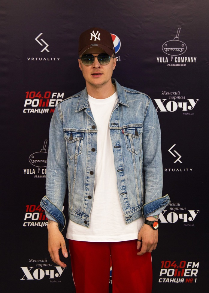 В Киеве прошла селебритиз-презентация игры RevolVR "Дикий запад"