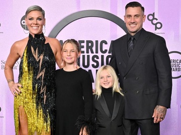 ЗМІ оголосили про розлучення Pink після 20 років шлюбу: реакція співачки