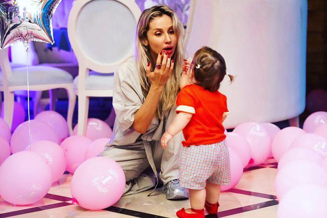 Світлана Лобода та її молодша дочка Тільда