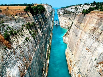 Корінфський канал в Греції 