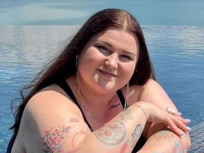 alyona alyona показалась у купальнику з глибоким декольте в Одесі