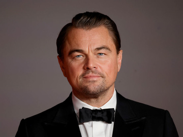 Не впізнали зірку: Ді Капріо зупинили та обшукали поліцейські