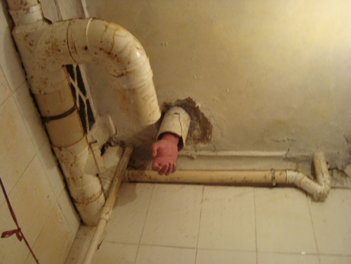 Рука в трубе