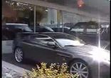 Aston Martin DB9 в городе