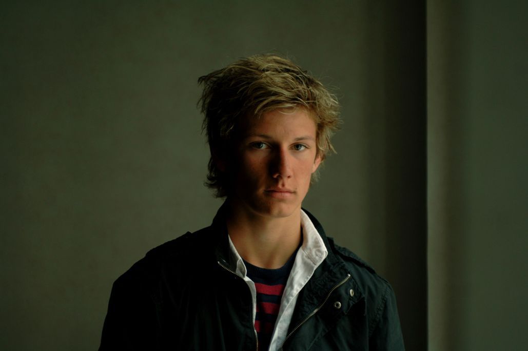 Алекс Петтифер