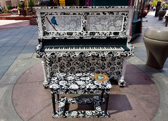 “Play Me, I'm Yours”: британский проект, который объединяет людей по всему миру