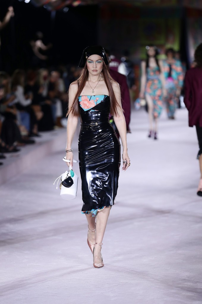 Колекція бренду Versace весна-літо 2022