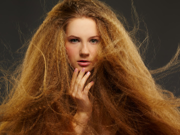 Что делать, если электризуются волосы: 8 полезных советов