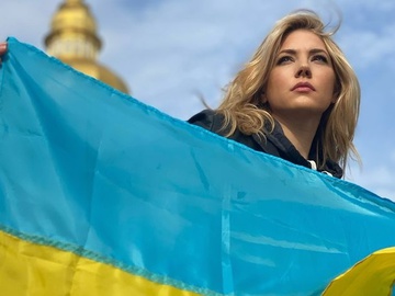 Голлівудська зірка Кетрін Винник відвідала у Києві весілля українського військового