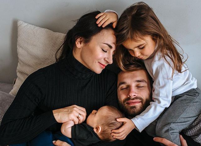 Илона Гвоздева с семьей