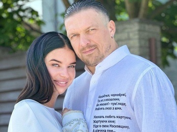 «Моя королева»: Усик зворушливо привітав дружину з 15-річчям шлюбу