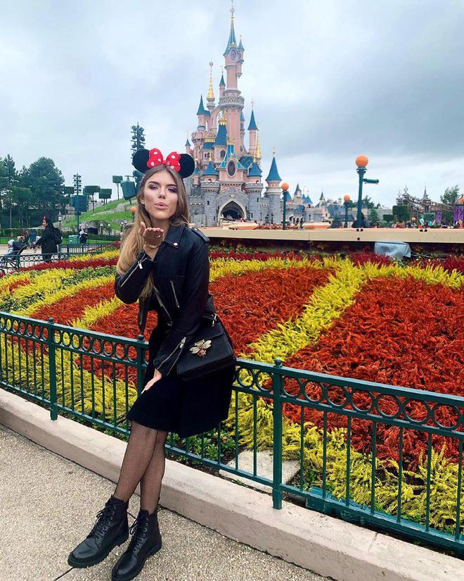 Катя Гуменюк в Диснейленде