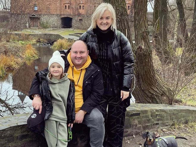 Юрий и Виктория Ткач с дочкой