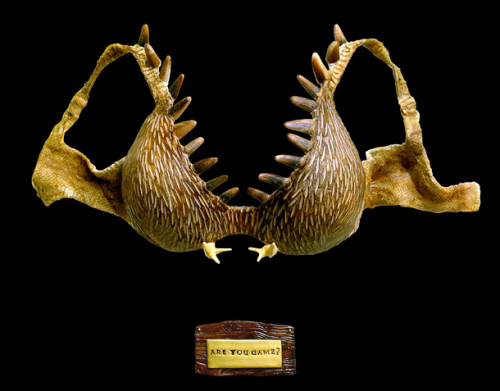 ТОП неординарных бюстов 