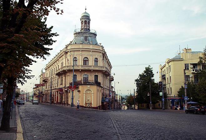 Необычные здания Украины