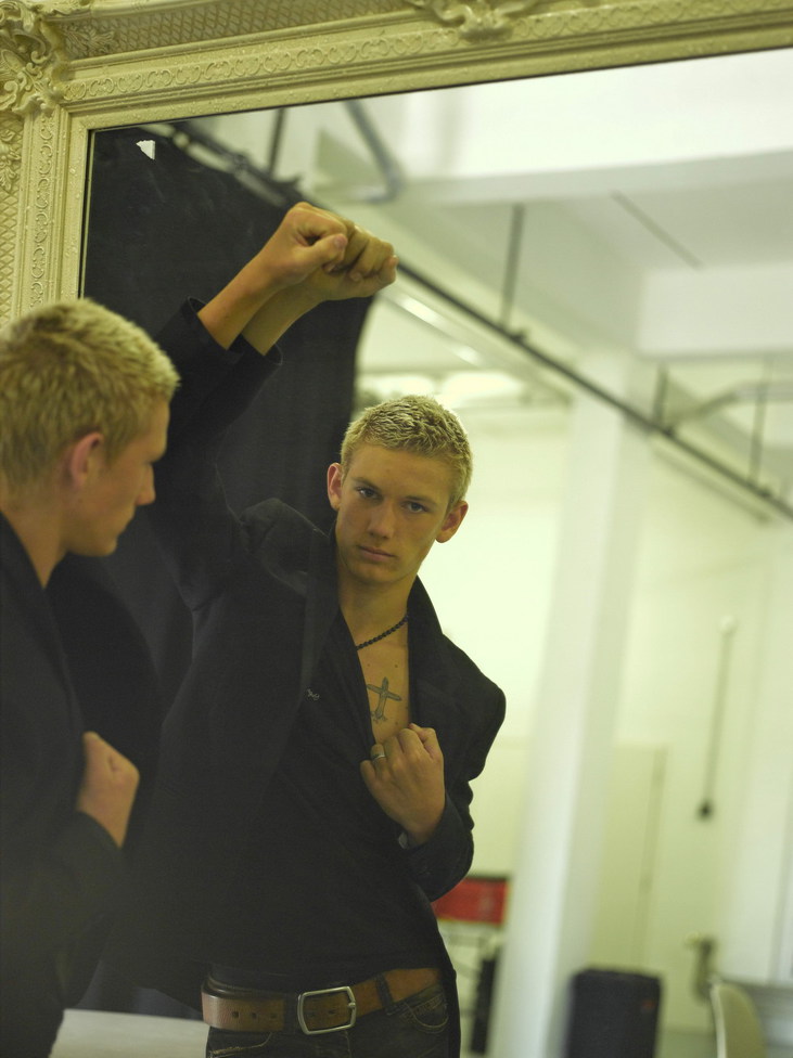 Алекс Петтифер