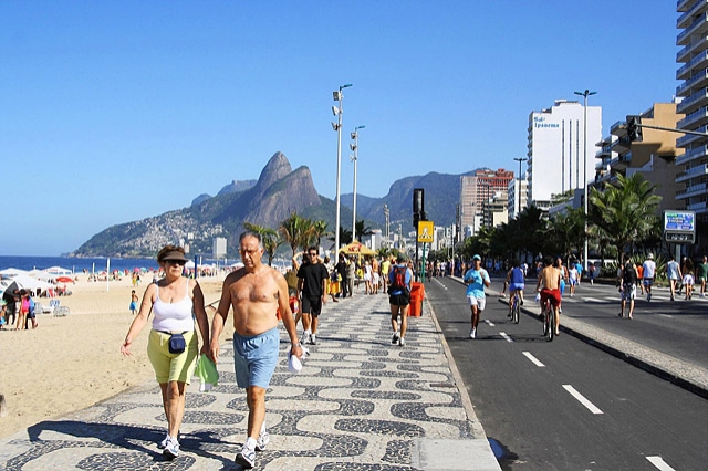 Топ-5 лучших городских пляжей в мире: пляж Ипанема, Рио-де-Жанейро, Бразилия