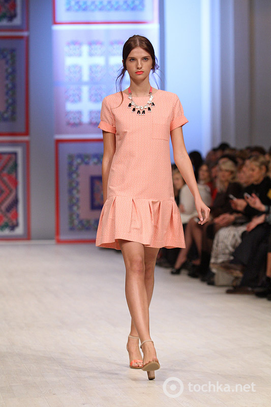 Показ POUSTOVIT 