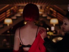 Звезда "Игры престолов" Гвендолин Кристи в трейлере хоррора "Маленькое красное платье"