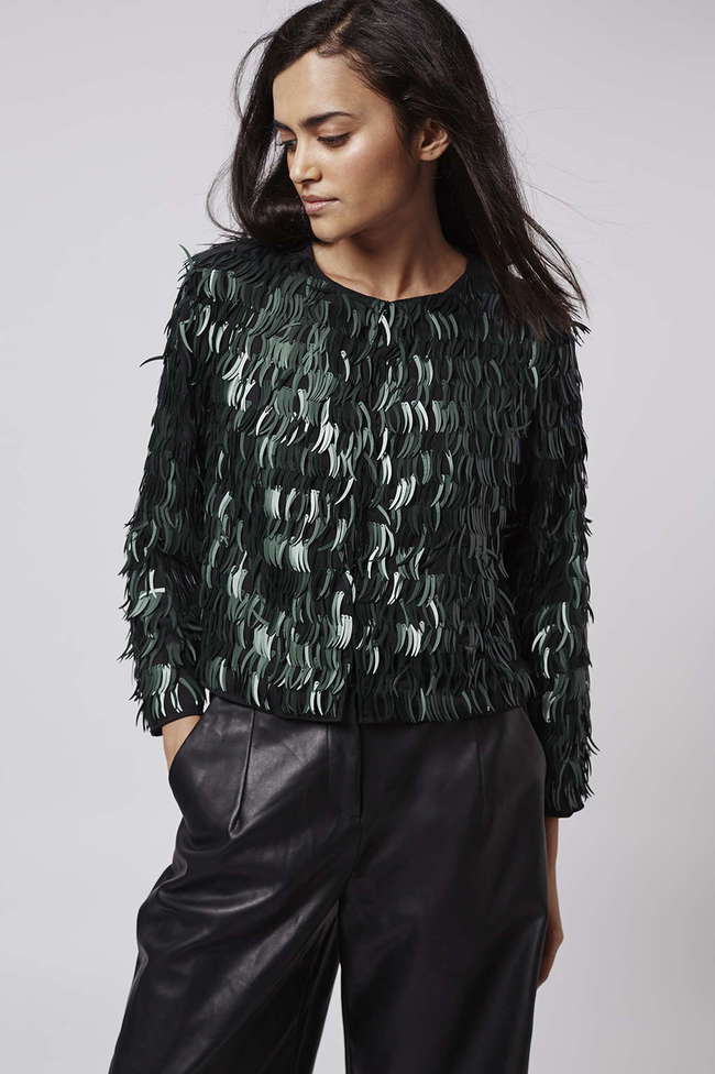 Меховые жилеты и шубы