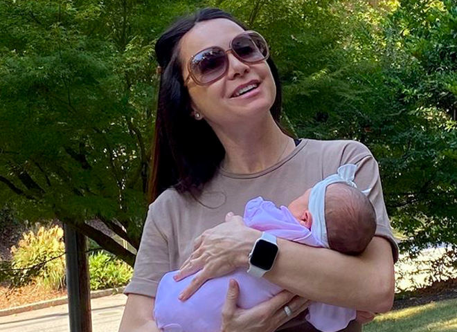 Лілія Подкопаєва з півторамісячною донькою