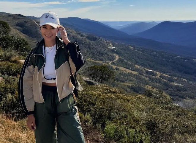 «Не тільки сумочки колекціоную»: Неплях підкорила найвищу точку Австралії
