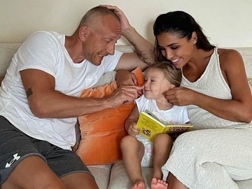 Санта Дімопулос показала, як зараз виглядає її 3-річна дочка