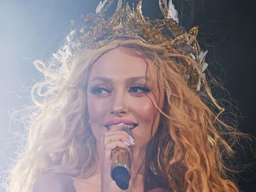 Відома журналістка захейтила Полякову за фото з «хорошими росіянами»