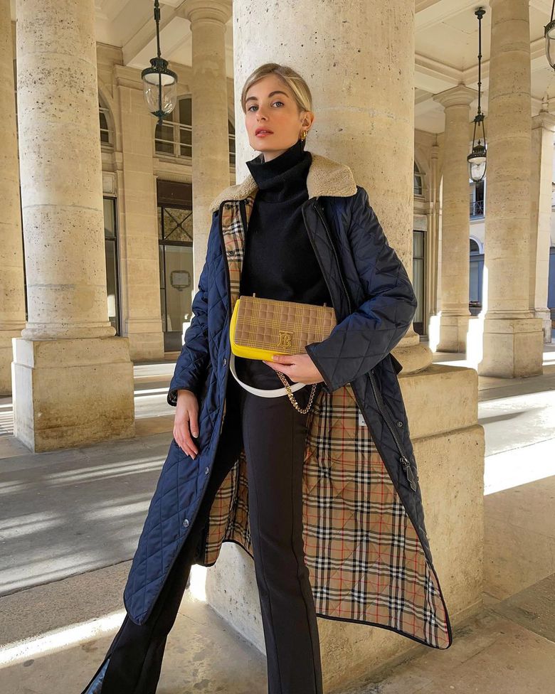 Насичений синій — універсальні кольори в гардеробі 2021