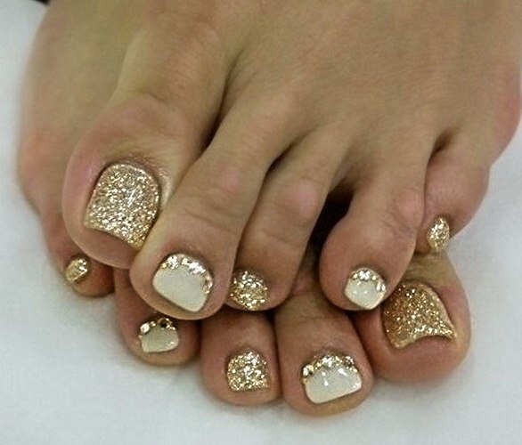 Модный педикюр 