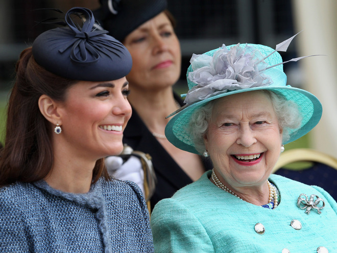 Елизавета ІІ и Кейт Миддлтон