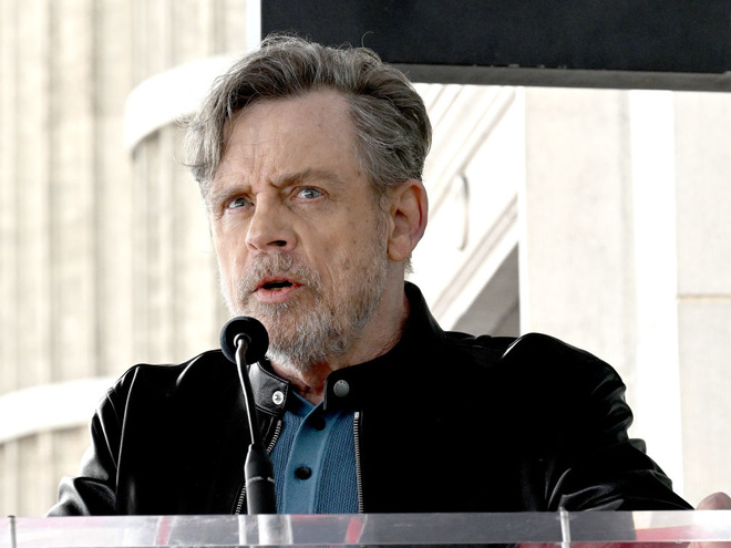 Марк Хемілл із "Зоряних воїн" з'явився у вишиванці та закликав світ допомогти відновити Україну