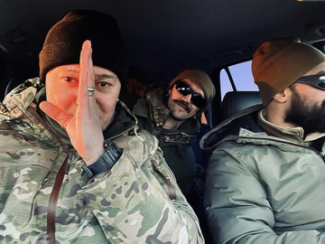 Хливнюк показав нове фото з фронту та привітав побратима