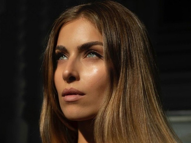 Онука Ротару підтримала брата ніжним танцем на тлі величезного місяця