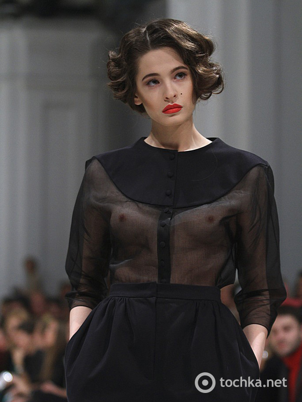 показ ANOUKI BICHOLLA