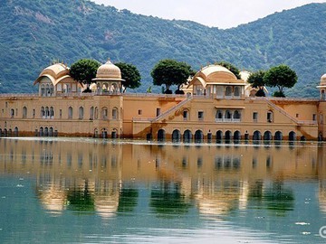 Джал Махал - палац на воді