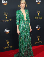 Церемония "Эмми" : лучшие образы с красной дорожк