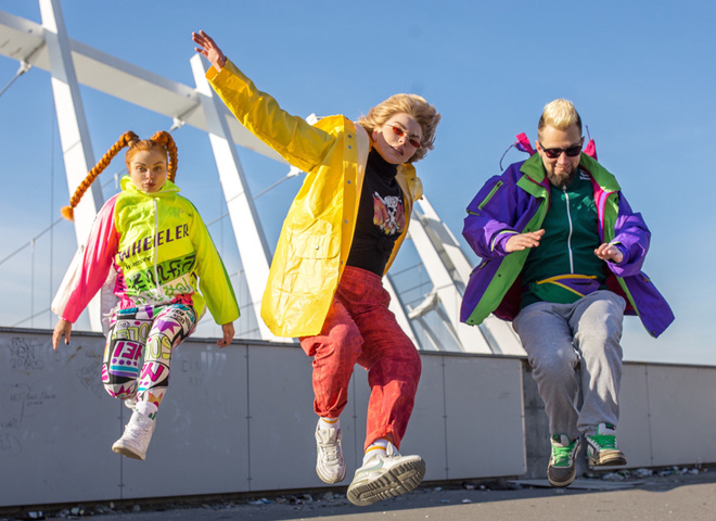 Крематорий, ледяная вода и необычные образы: новый клип группы SVOI