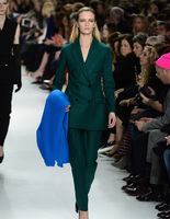 показ Christian Dior показ Christian Dior