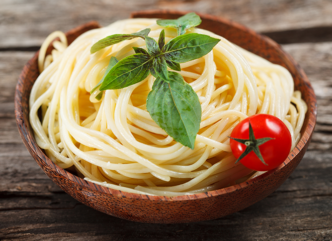 Романтический ужин: как красиво подавать и есть спагетти?