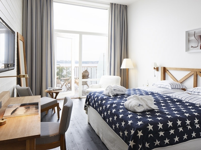Hotel J