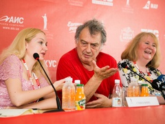 ОМКФ: Конкурс і Стівен Фрірз